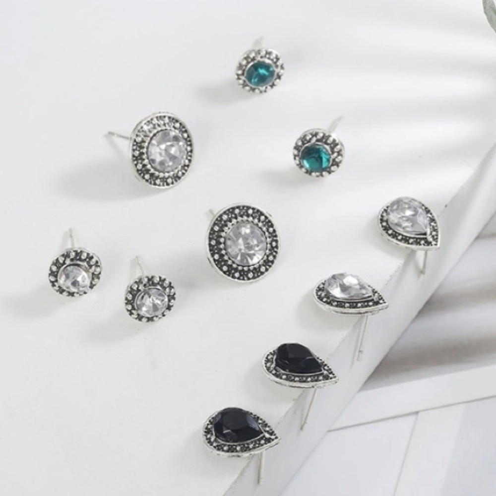 NEW!💎💙💎SPARKLING TEARDROPS EARRING BUNDLE SET - Picture 7 of 16